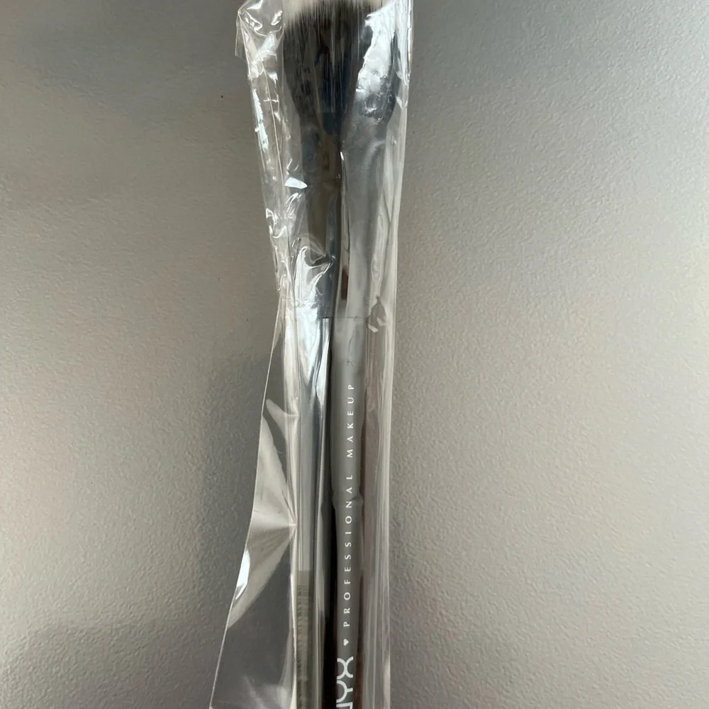 NYX Assortment of 11 Makeup Brushes NWOT - Picture 9 of 12